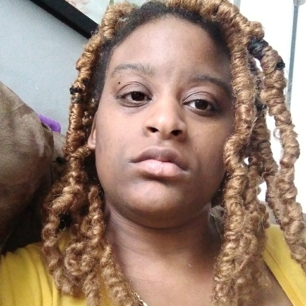 Meet your Posher, Latoya